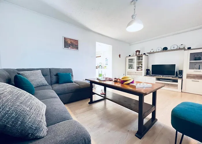 Peaceful Family House With Terrace And Garden In 아파트