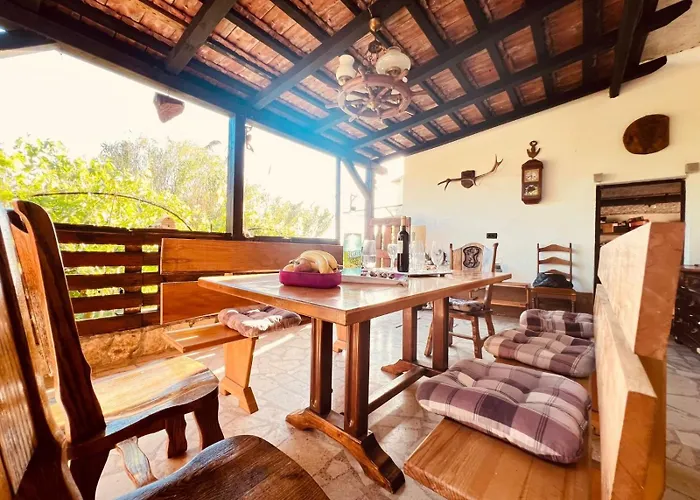 Peaceful Family House With Terrace And Garden In *
