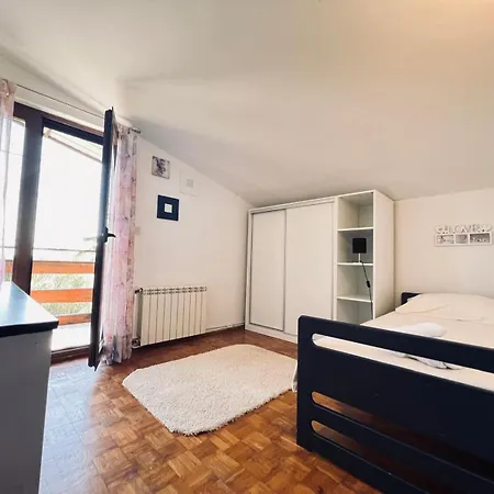 House With Garden And Terrace Appartamento