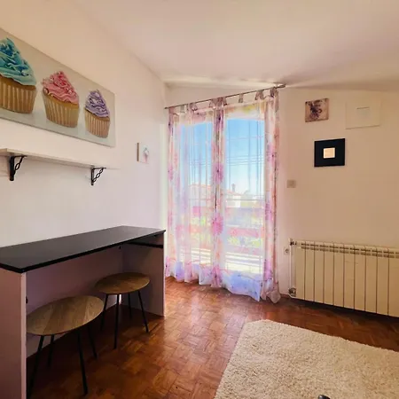 Apartment Peaceful Family House With Terrace And Garden In *