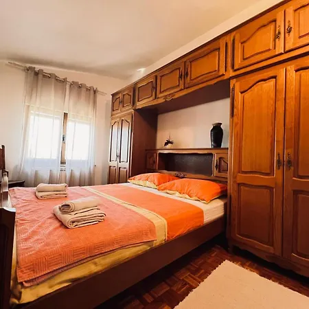 House With Garden And Terrace *