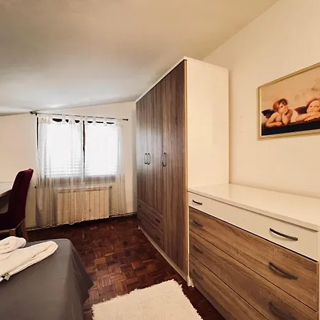 Apartment Peaceful Family House With Terrace And Garden In