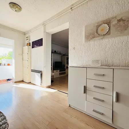 Apartment Peaceful Family House With Terrace And Garden In