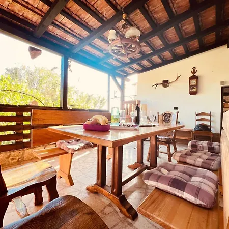 Peaceful Family House With Terrace And Garden In *