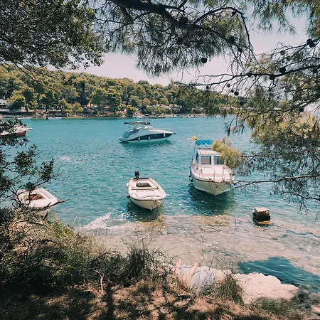 Apartment With Garden And Terrace * Pula