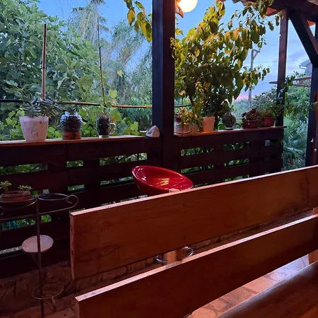 Apartmán Peaceful Family House With Terrace And Garden In