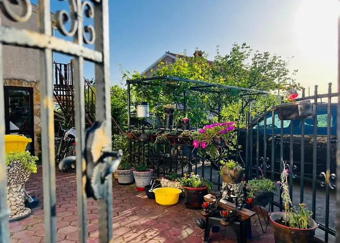 公寓 Peaceful Family House With Terrace And Garden In *