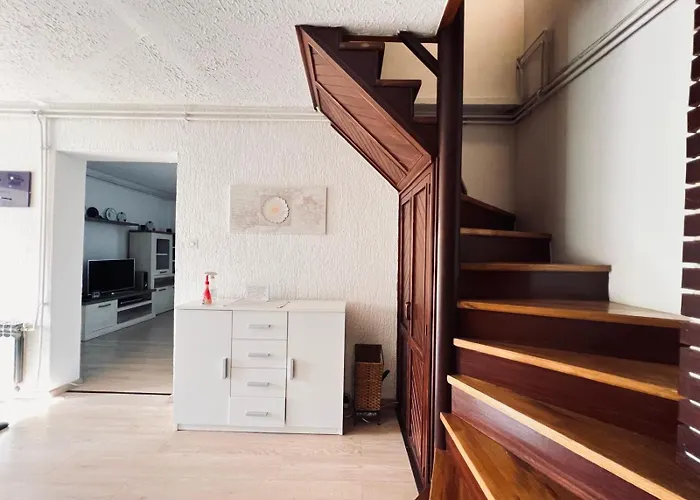Peaceful Family House With Terrace And Garden In * 普拉