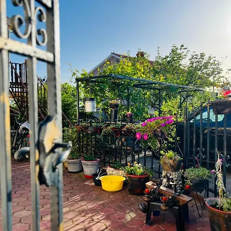 Апартаменты Peaceful Family House With Terrace And Garden In *